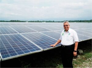 Malaysia tăng tốc phát triển điện mặt trời nhằm mở rộng nguồn điện tái tạo và thu hút nhu cầu “điện xanh” từ doanh nghiệp. (Ảnh: chụp lại từ Utusan Malaysia)