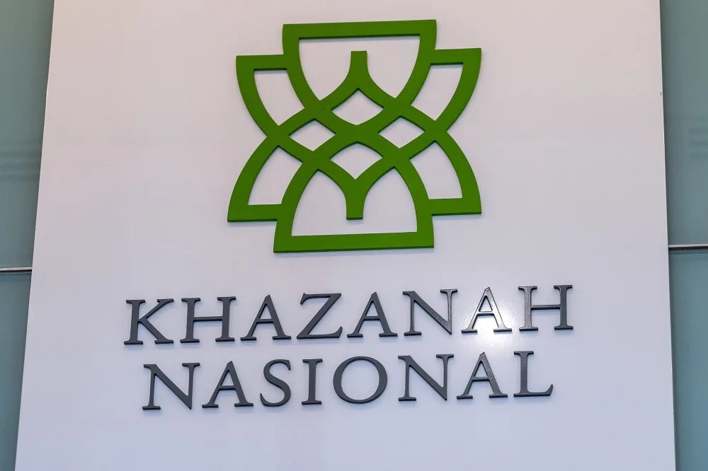 Logo của quỹ đầu tư quốc gia Malaysia Khazanah Nasional được trưng bày tại trụ sở của tổ chức này.Nguồn ảnh: Yahoo News Malaysia