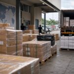 Khu gom hàng logistics gợi nhắc áp lực cân bằng xuất nhập khẩu của Malaysia. Ảnh minh họa tin tức.