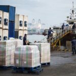 Tuyến logistics khu vực phụ thuộc vào lịch tàu, kho lạnh và thủ tục ổn định. Ảnh minh họa tin tức.