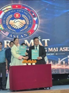 Tăng Vĩnh Khâm đại diện ACTA ký kết biên bản ghi nhớ hợp tác tại Diễn đàn Kinh tế Doanh nghiệp ASEAN 2026
